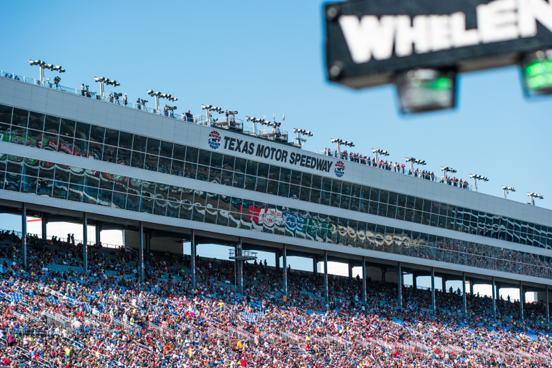 Illustration for article titled Take An Up-Close Look Into All The Inner Workings Of A NASCAR InfieldÂ
